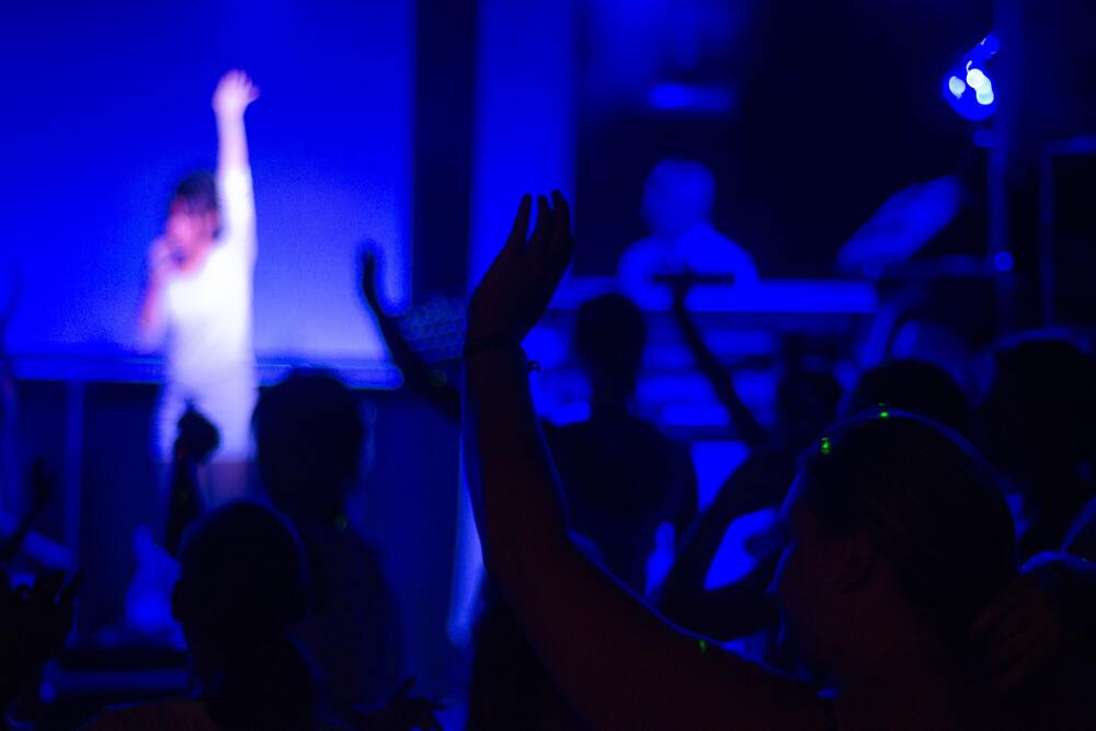 blue disco party outfits