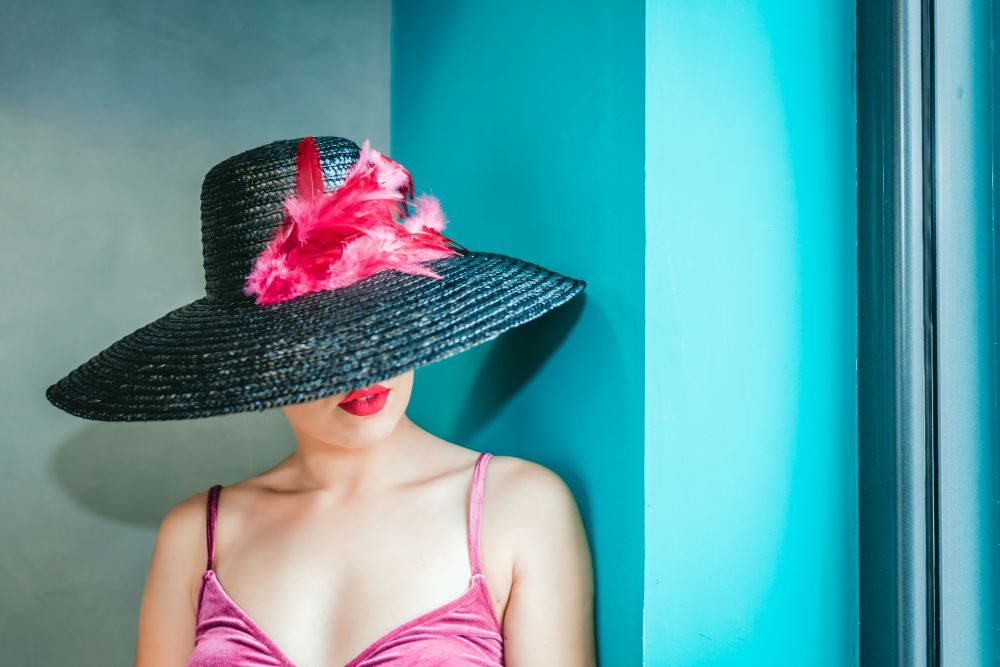 hat party outfits