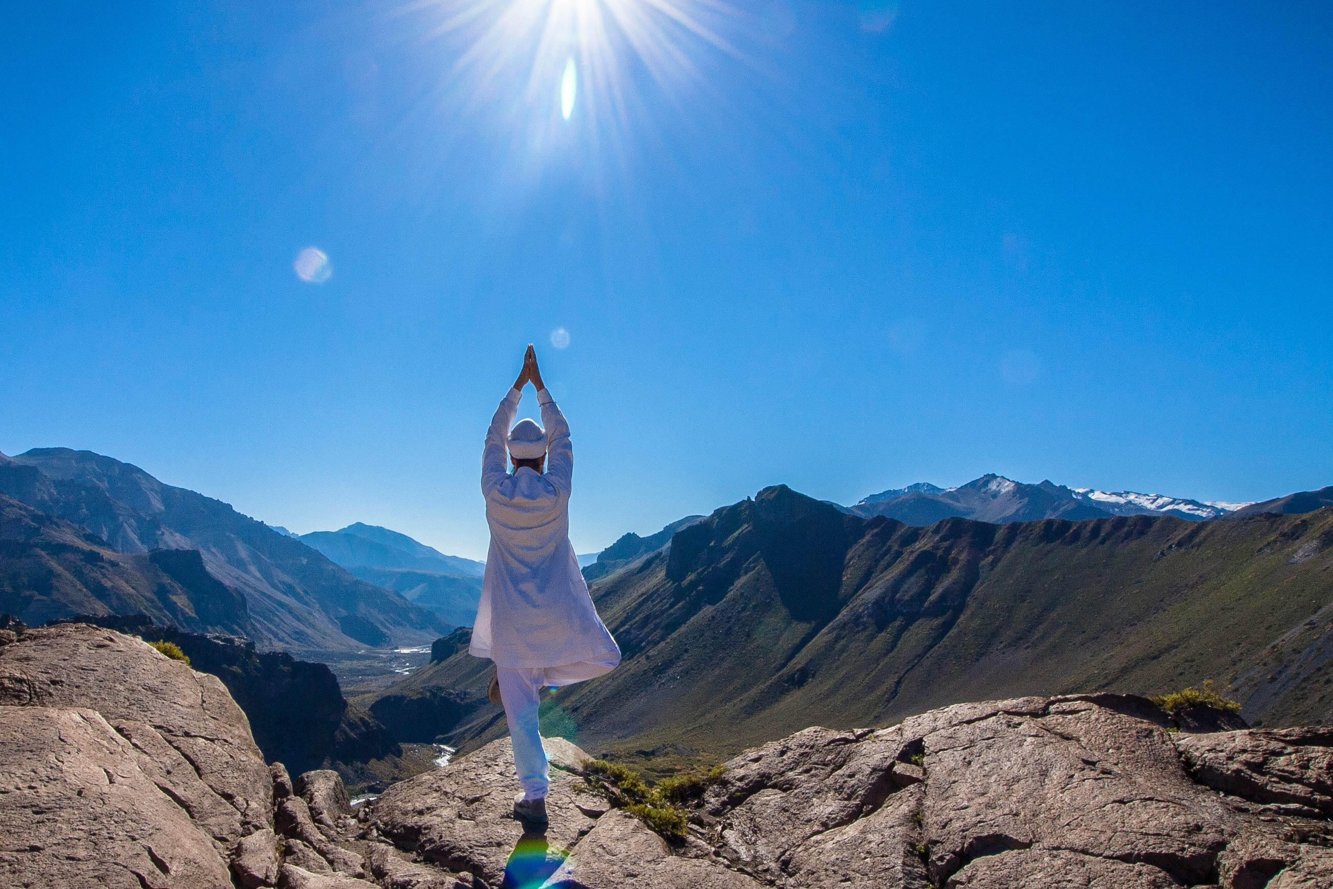 10 CLEAR Accidental Kundalini Awakening Symptoms & What to Do