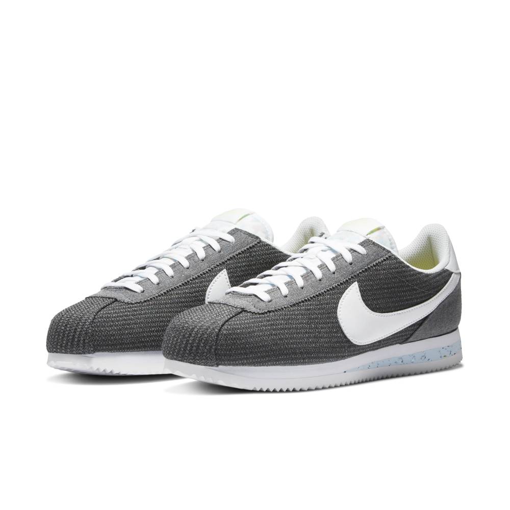 peel off nike sneakers