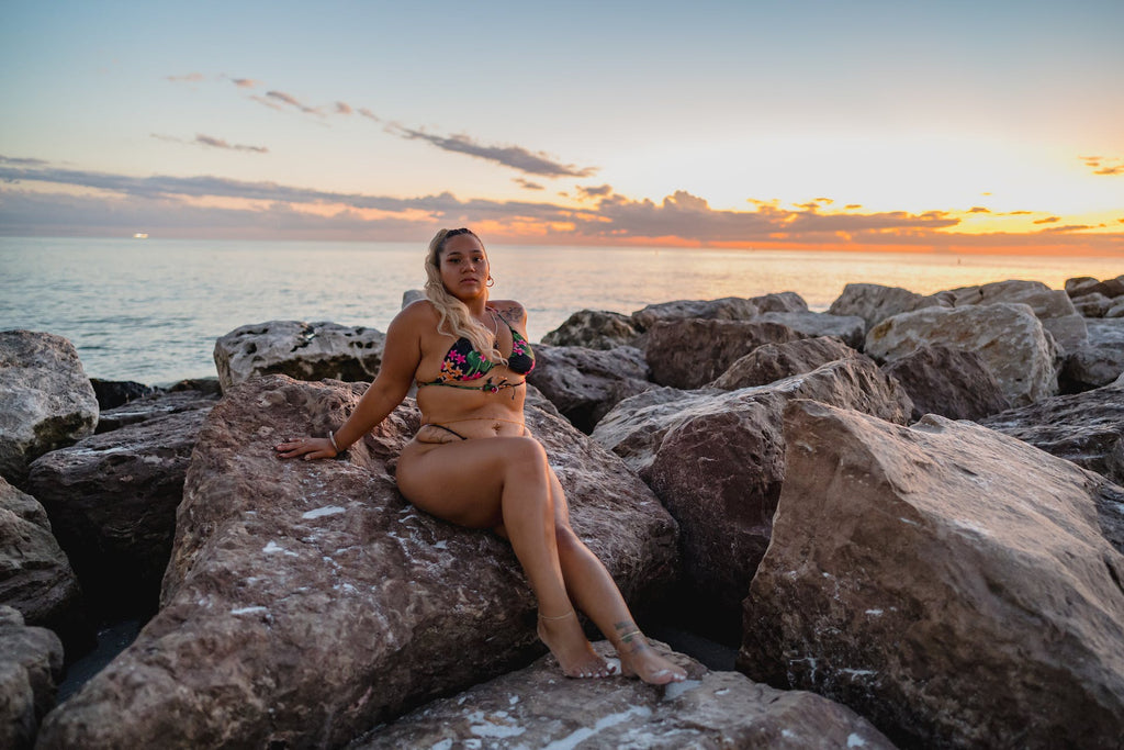 how to dress for the beach if you're fat 10 Pieces Of Advice That Can Help You Hide Your Belly And Side Fat Under Your Clothes