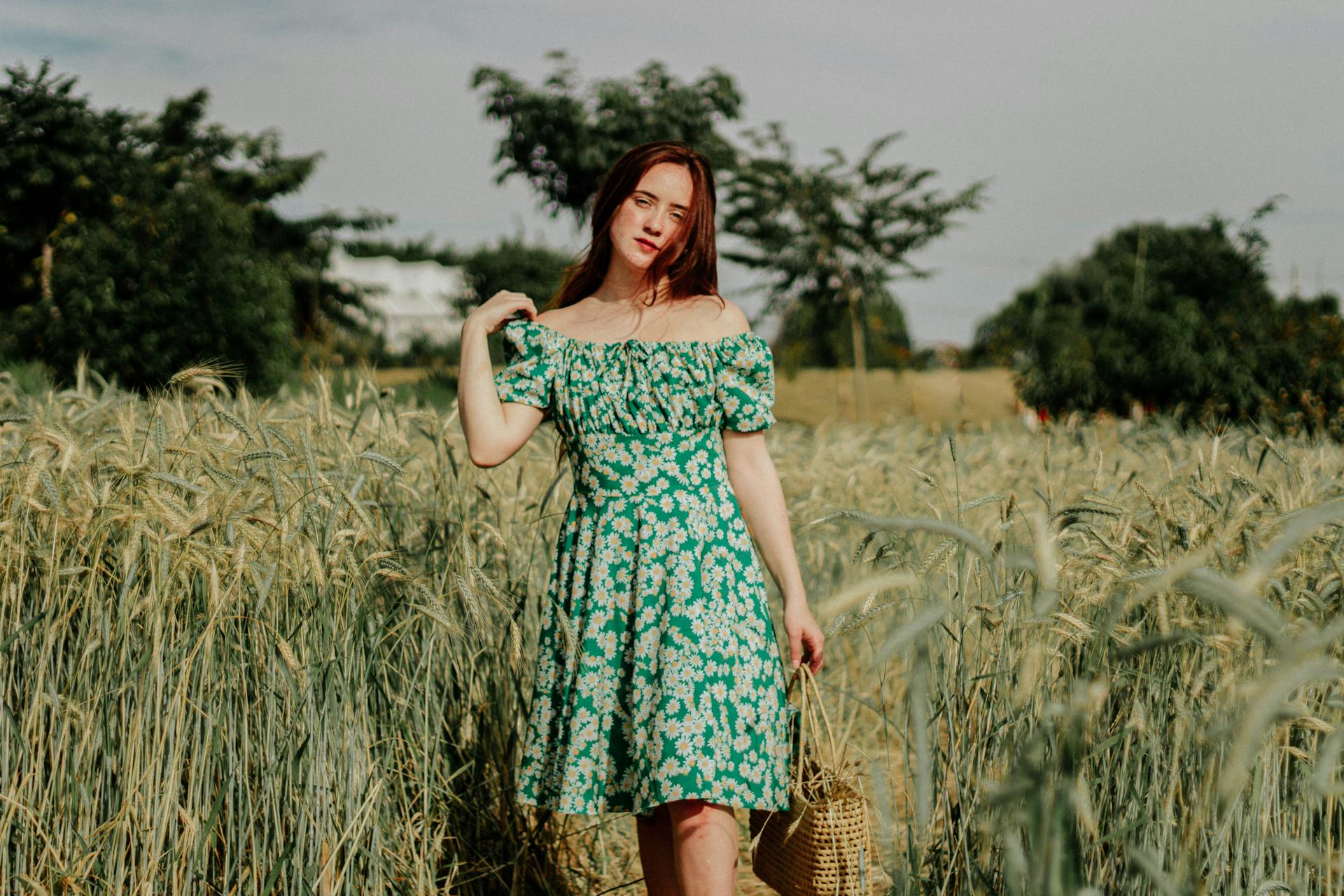 Slimming outfits for pear body