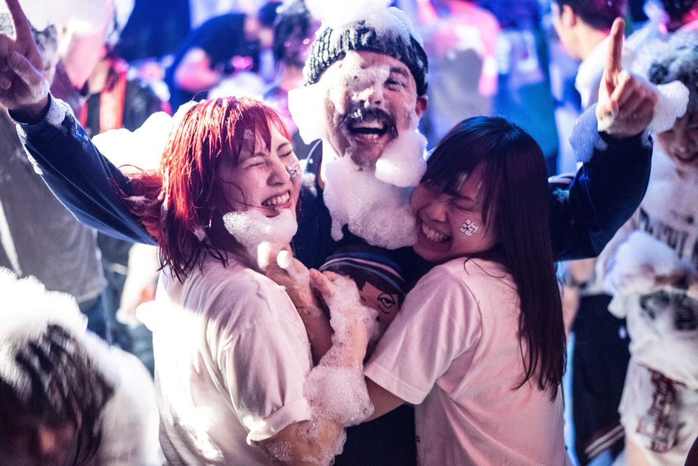 foam party outfits