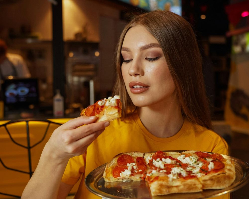 Domino's Pizza outfits 