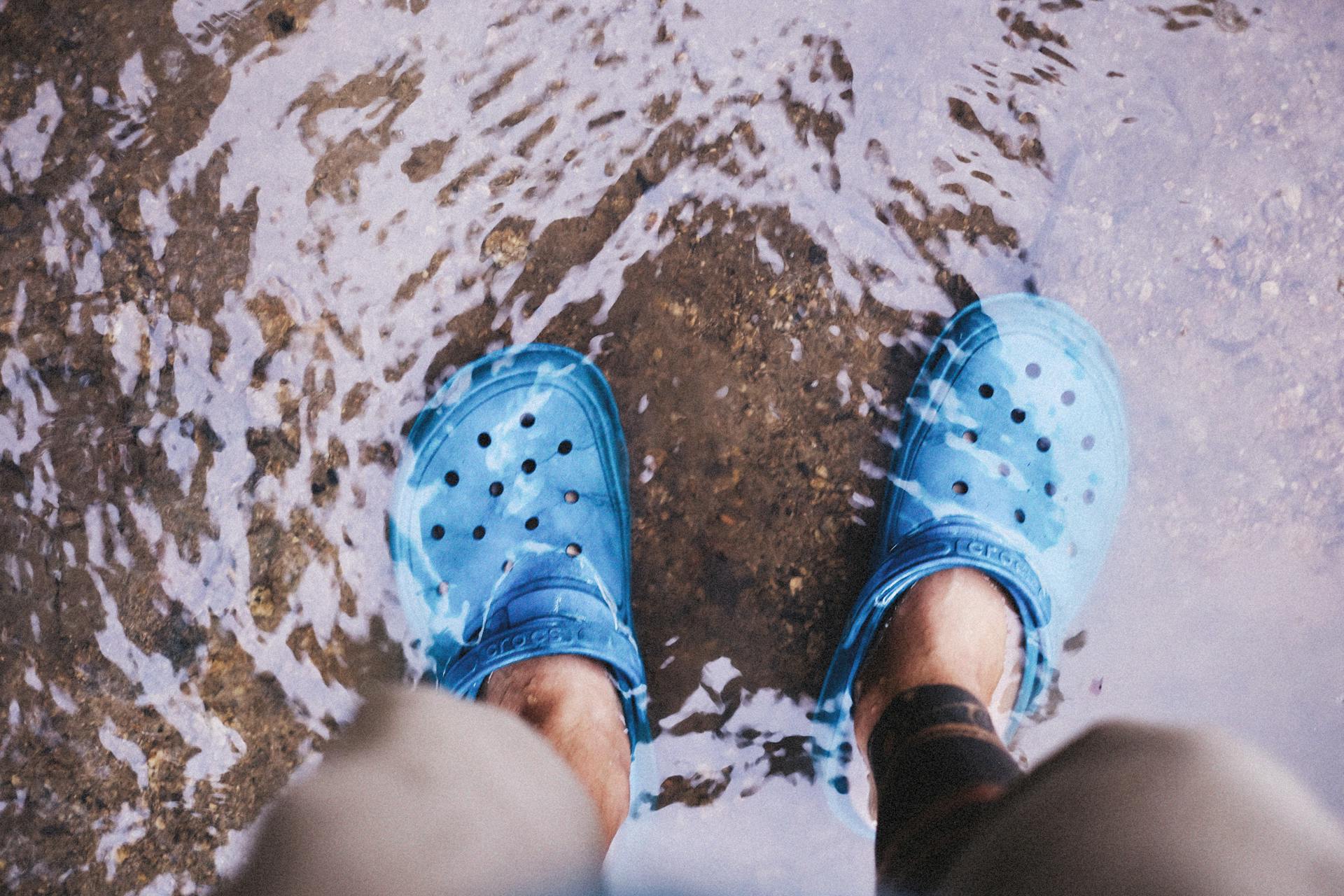 Can you wear Crocs in the rain?