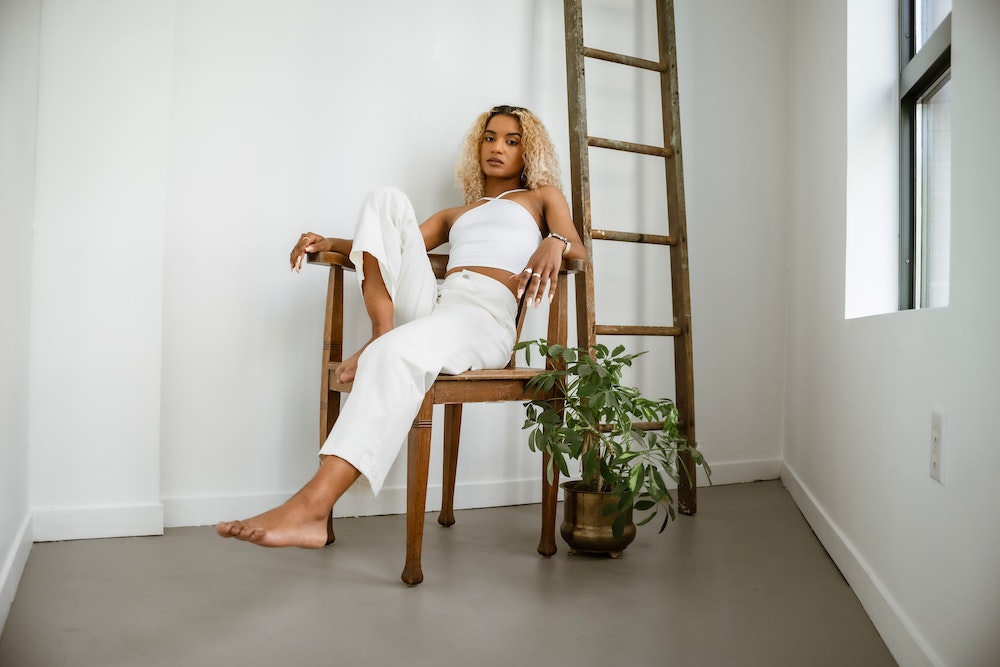 White Pants: 40 Best Outfits For Women In 2023