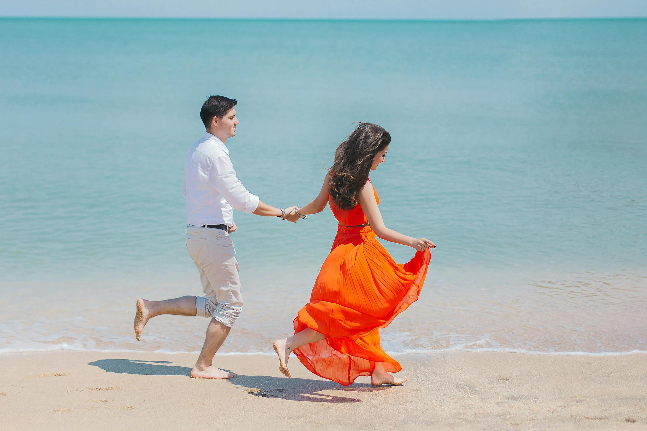 How Many Dates Before Holding Hands? Find The Right Moment