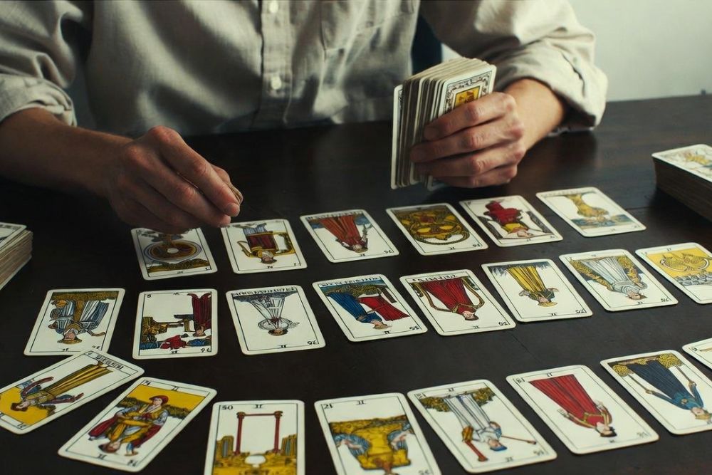how to read tarot for yourself