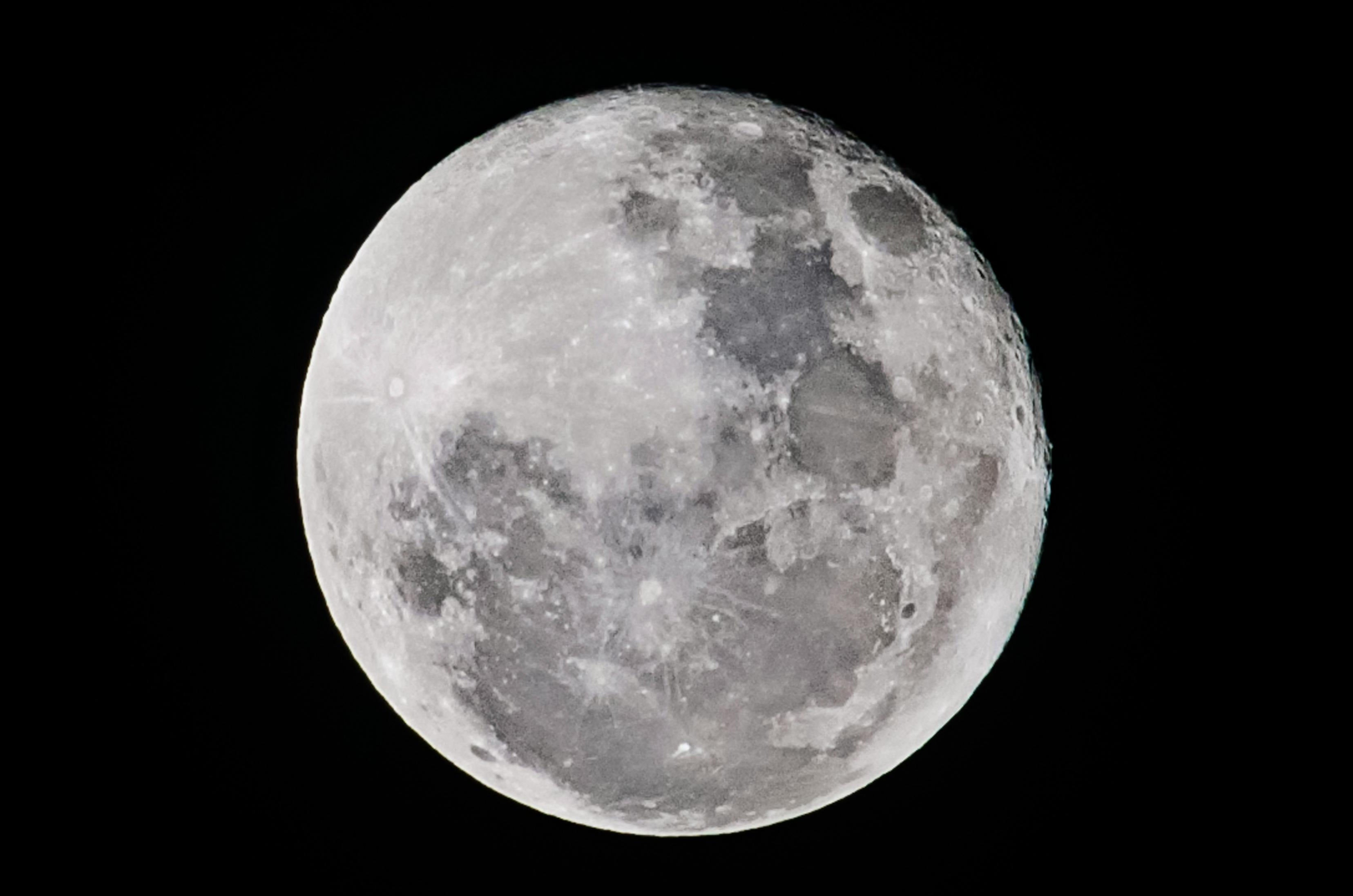 Born Under a Full Moon? This Is What It Means for Your Destiny