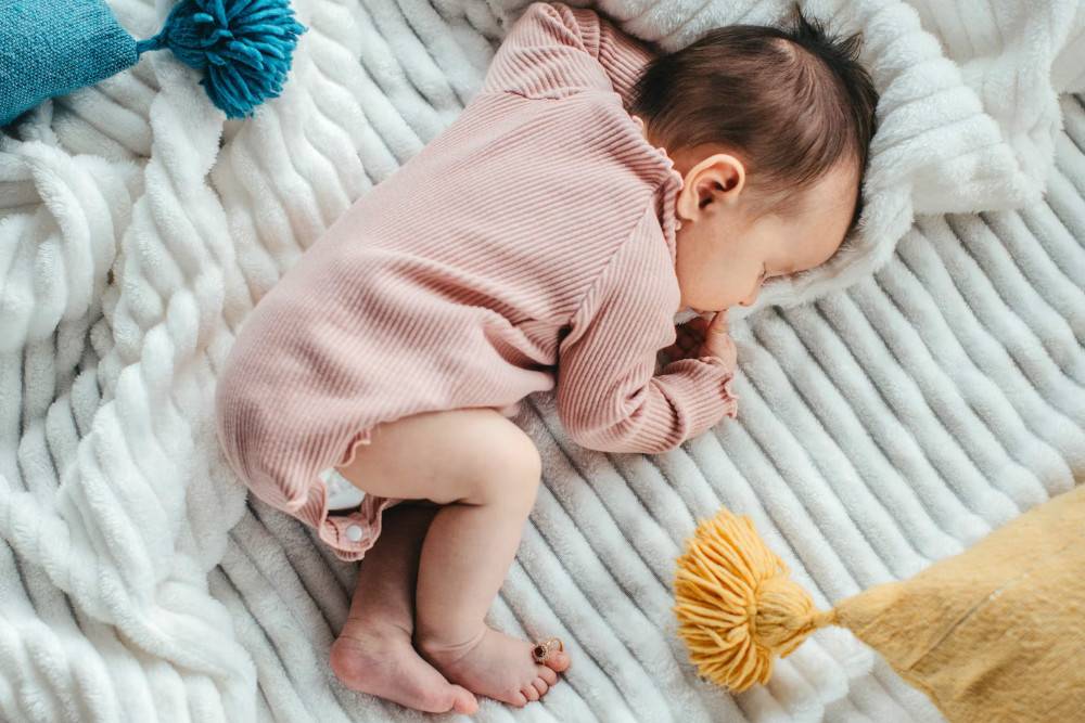 12 Best Organic Cotton Onesies & Bodysuits For Babies Panaprium