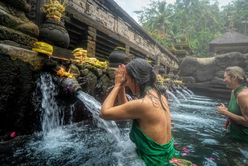 Tirta Empul outfits
