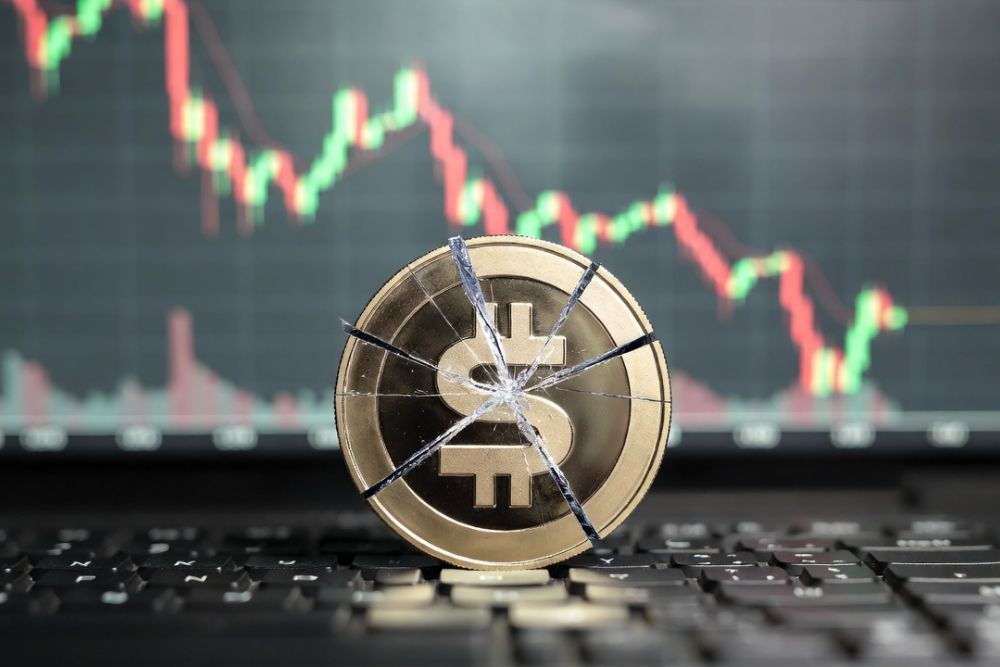 stablecoin depeg risk