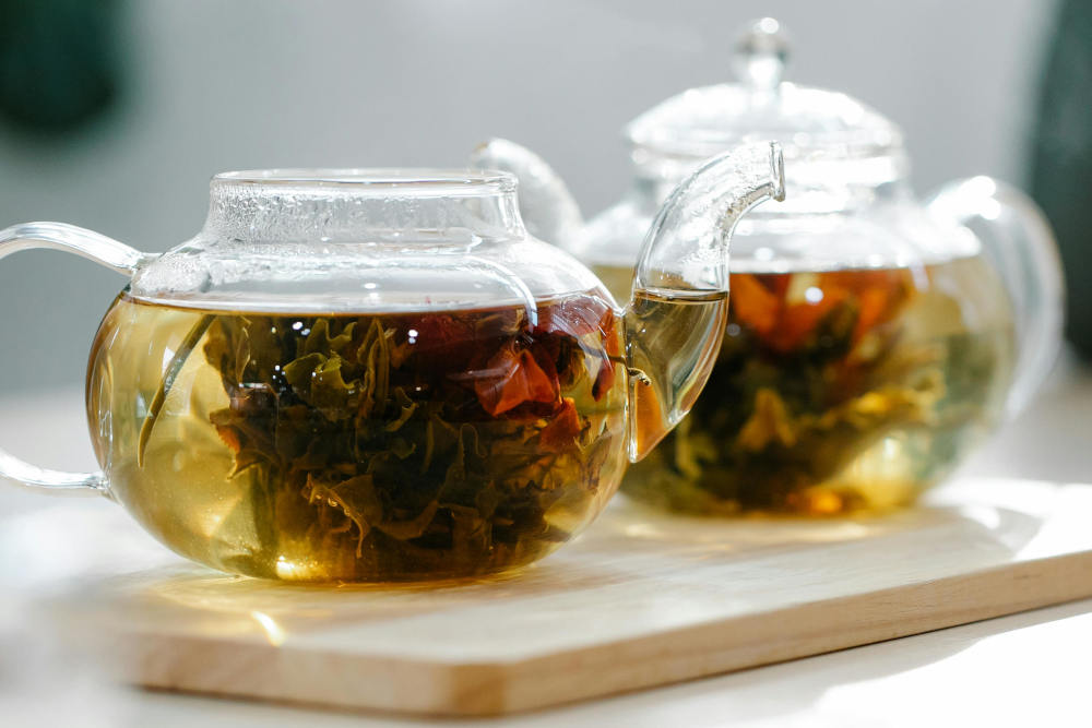 What Herbs Should Not Be Mixed Together in Tea: Complete Guide