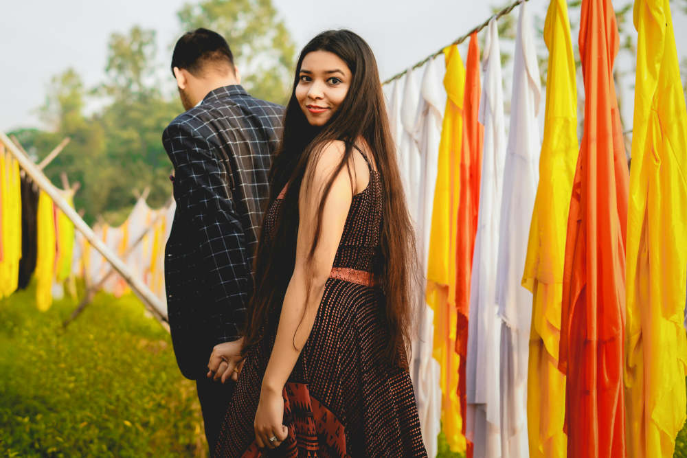 Meaning Thumb Stroking Holding Hands