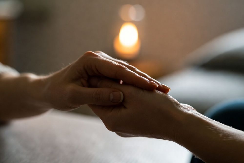 what does it mean when someone holds your hand first